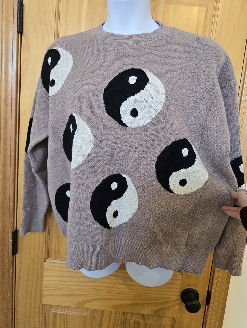 Dressed In LaLa Yin Yang Heavy Oversized Sweater - Picture 2 of 8